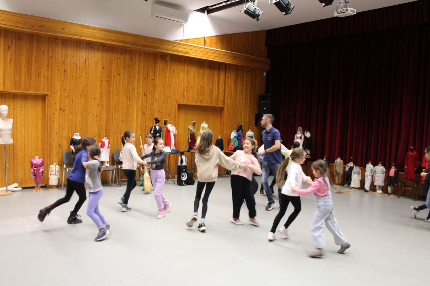 Táncház Robi bácsival